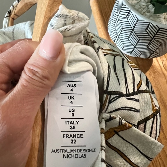 Nicholas Serta Linen Jumpsuit - Picture 9 of 10